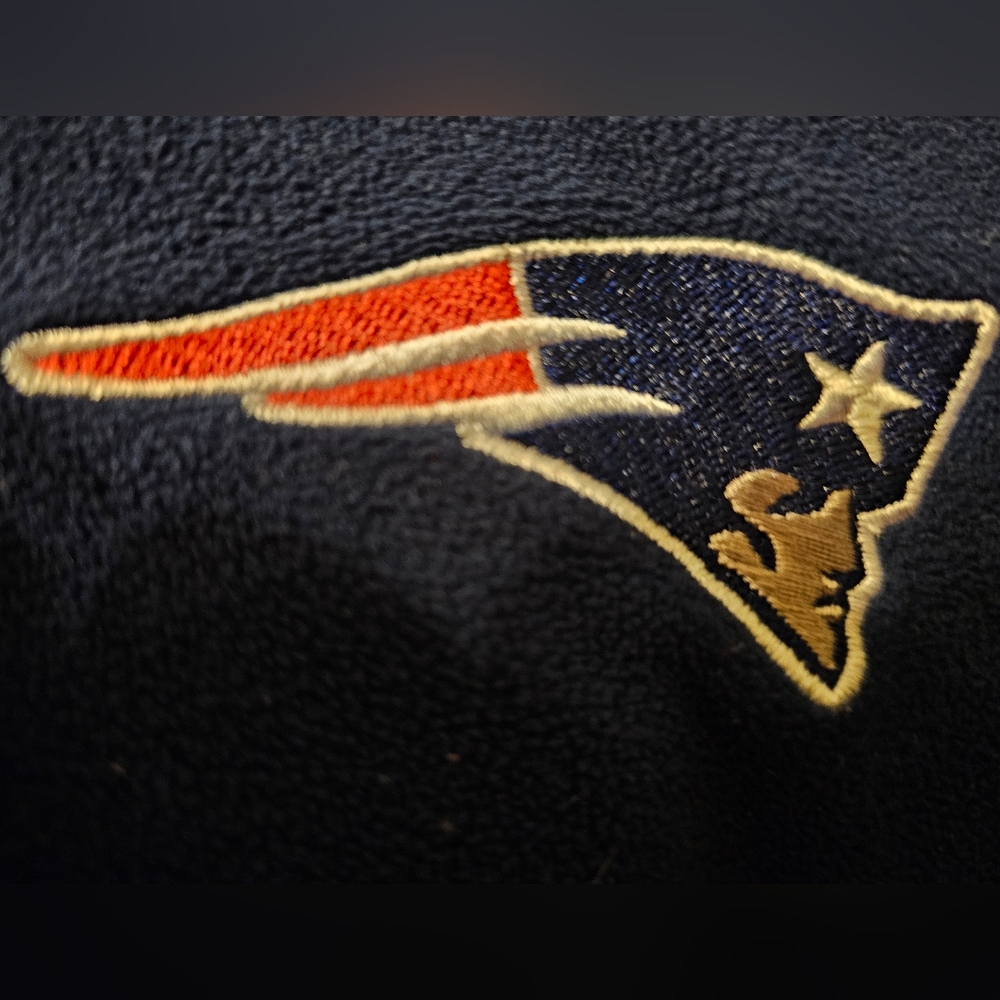 New England Patriots Quarter-zip Fleece Pullover.  Size:M. - Picture 3 of 3
